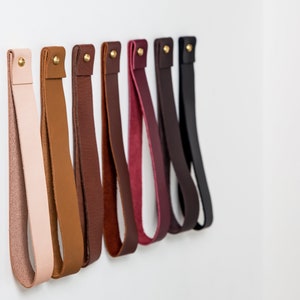 Correa de cuero para colgar en la pared, con extremo plano grande, para toallas de baño, organizador de almacenamiento para colgar remos y paletas