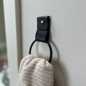 Small Wide Round End Black Towel Ring Modern Hand Towel Hook Wall Hanging Leather Strap Loop Hanger Hand Towel Holder for Bathroom image 1