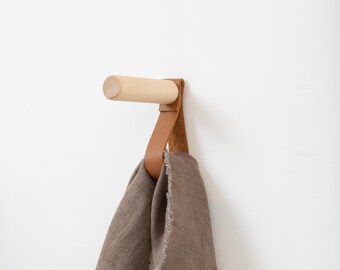 leren ophangriempje | muurhaak| hangende opberger | woondecoratie | leren riemhanger | handdoekhouder | leren woonaccessoires
