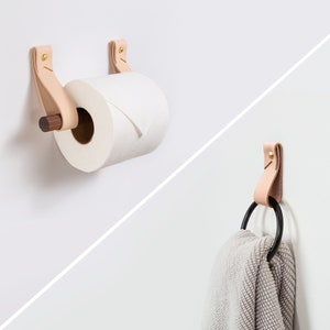 Juego de accesorios de 2 piezas para baño pequeño, soporte de papel higiénico de cuero y madera, toalla de mano negra, gancho para anillo, correa de pared, diseño moderno y minimalista de medio baño