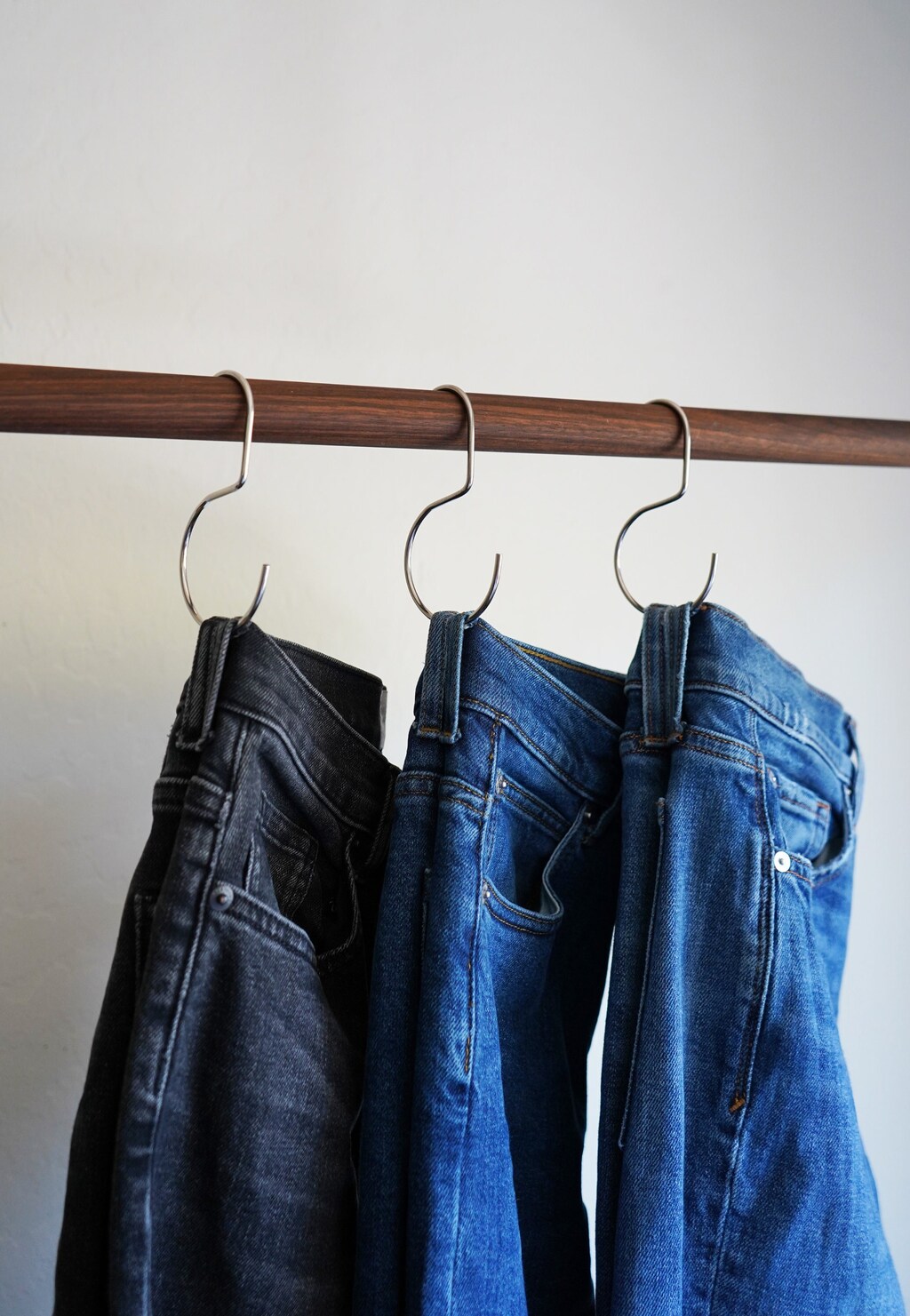 50 Grucce Aperte Per Pantaloni Con Rivestimento Antiscivolo - Metalliche, Salvaspazio, Per Jeans E Asciugamani, Nere/bianche