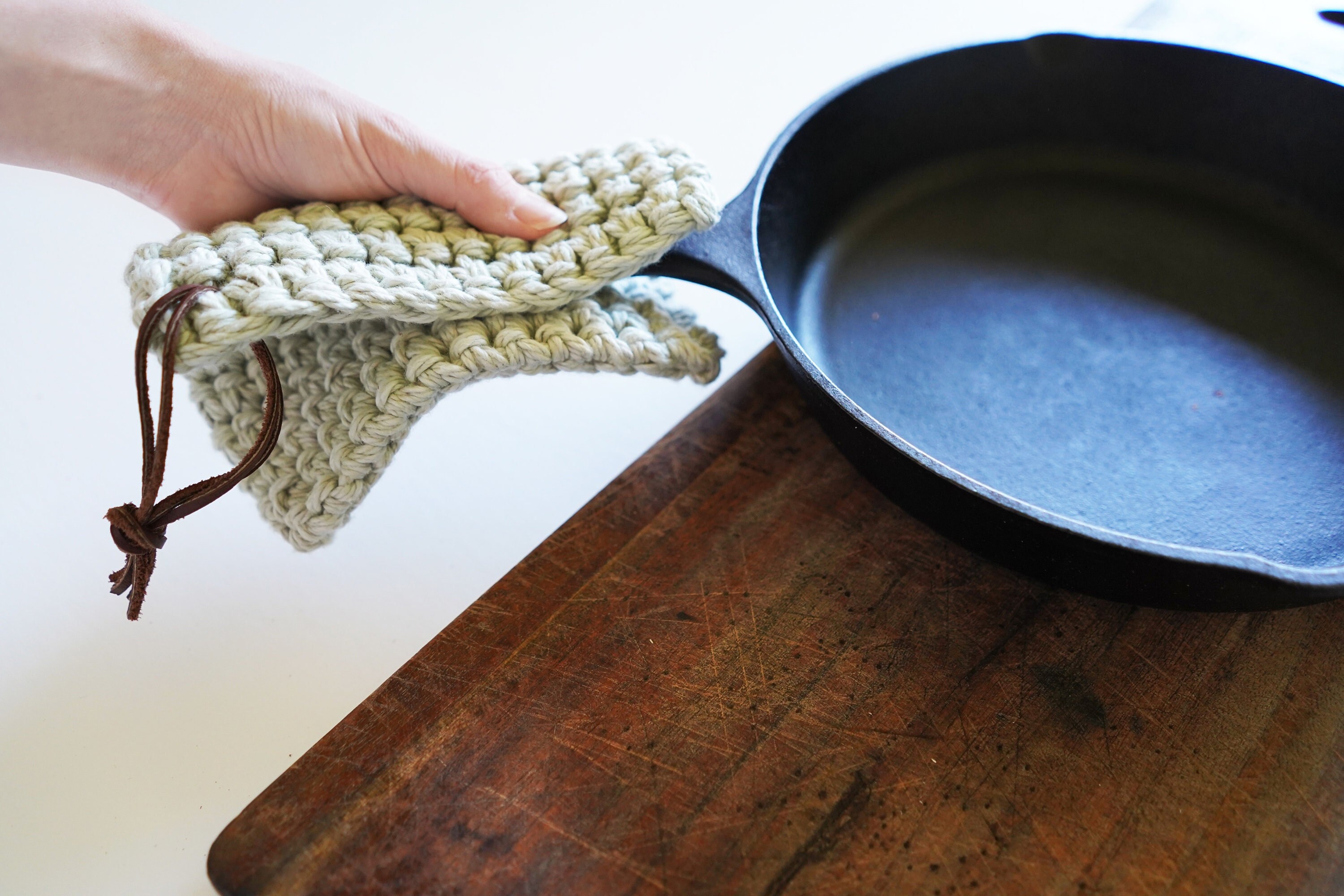 Big Kitchen Oven Mitt for Pots, Pans, Cookie Sheets, Baking Dishes, Made  From Eco Friendly, Organic Cotton Sustainable Leather Hanging Loop 