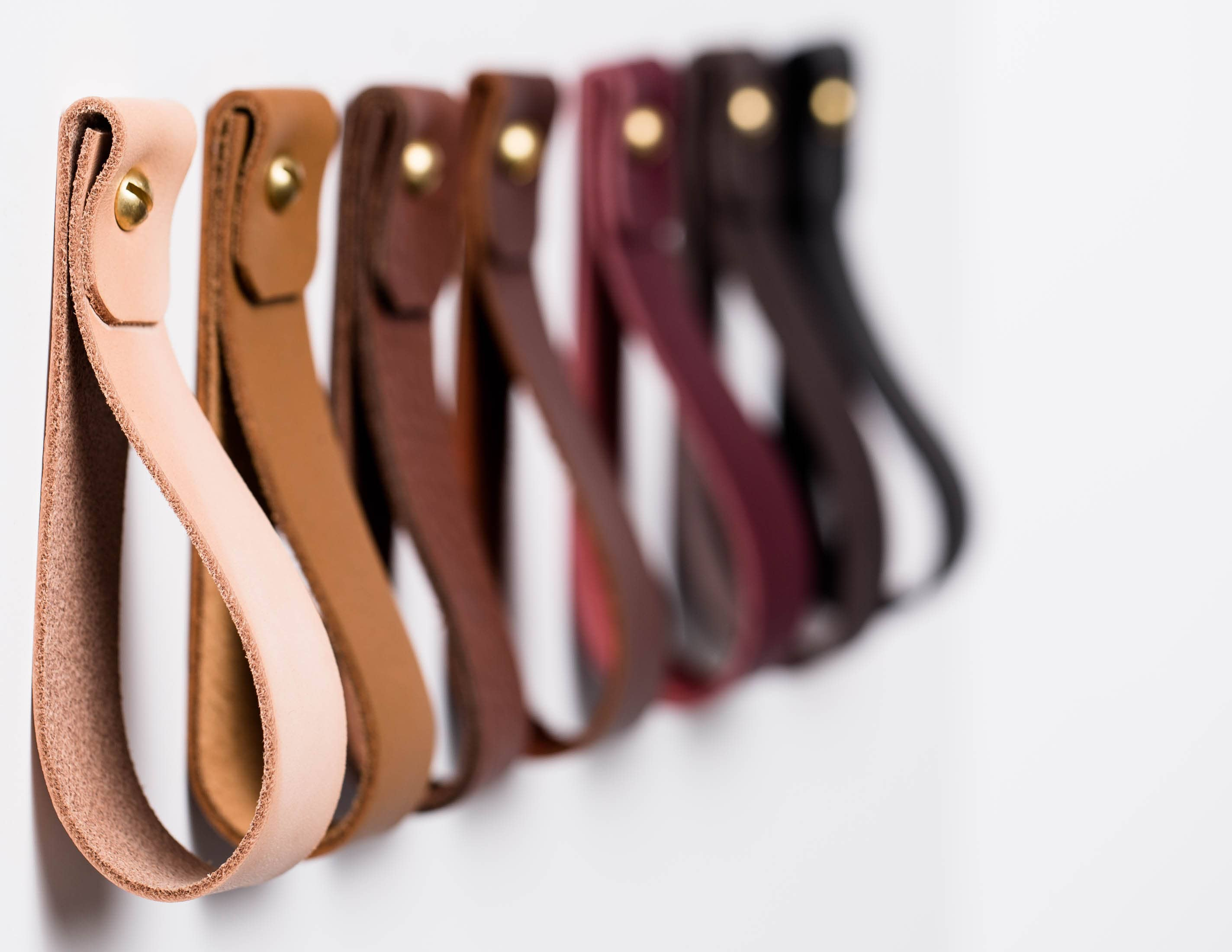 Haidong 4pcs Leather Wall Hanging Sling,Artificial Leather Straps,Wall-Mounted Leather Hook Suitable for Bathroom, Kitchen and Bedroom Walls.