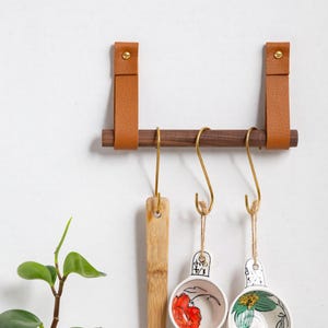 Hängendes Aufbewahrungsset Küche Topf Rack Stange Haken für Becher Küchenutensilien Schiene Organizer Leder & Messing Handtuchhalter Minimalist Haken Dekor
