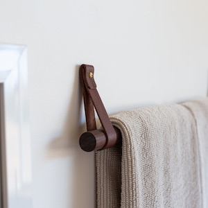 Leather Hanging Towel Holder Kit - brass hand towel rail for bath kitchen & laundry room hanging coffee mug wood rack mop and broom storage