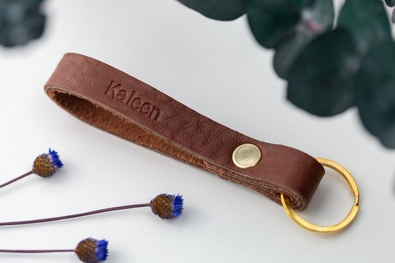 Closeup of Leather Loop.