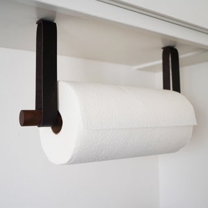 Suporte para papel toalha de cozinha, fácil de instalar, montado sob o gabinete, com suporte suspenso, design simples de couro e madeira, carregamento rápido, para casa
