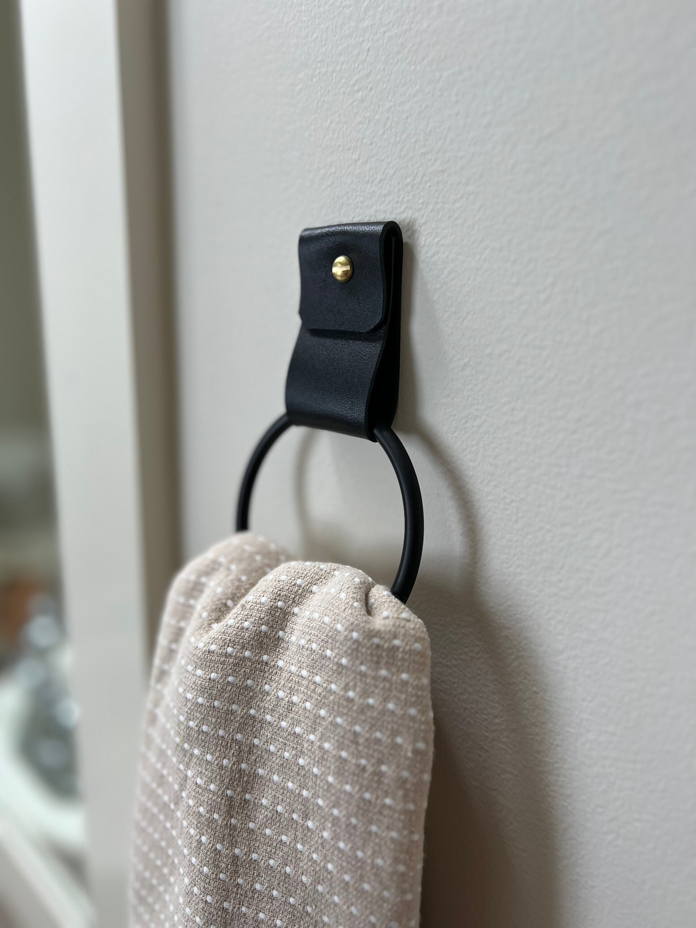 Small Wide Round End Black Towel Ring Modern Hand Towel Hook
