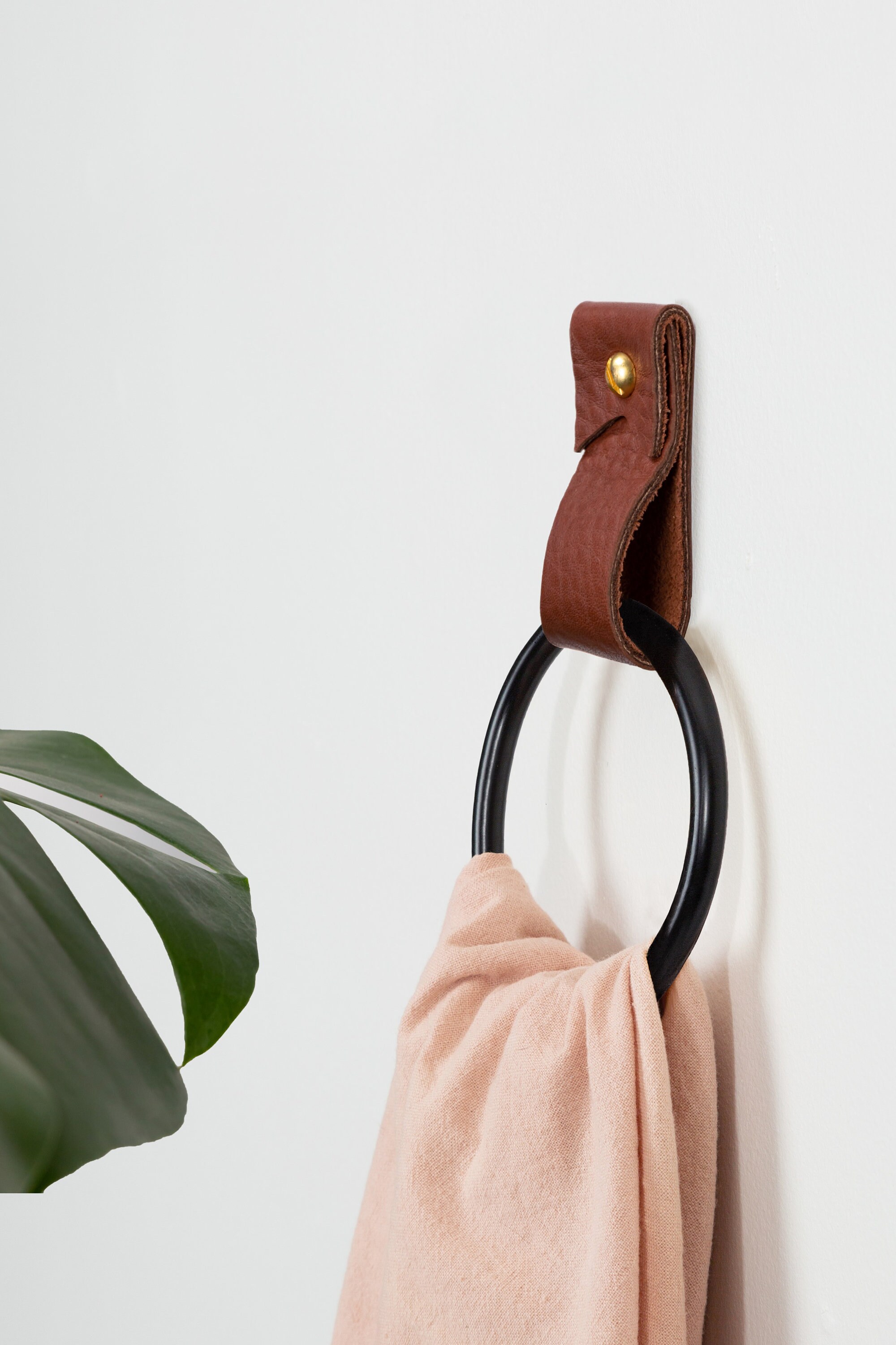 Small Leather Strap Black Ring Wall Hook Wall Hanging Storage Towel Hook Modern Bathroom Towel Rack Leather Loop Strap Holder Scarf Hanger Etsy Australia