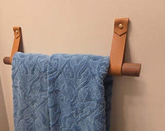 Wall Towel Holder with Leather Straps, Wooden Bar and Brass Mount – Bathroom Towel Rack, Kitchen Towel Hanger, Laundry Towel Rail