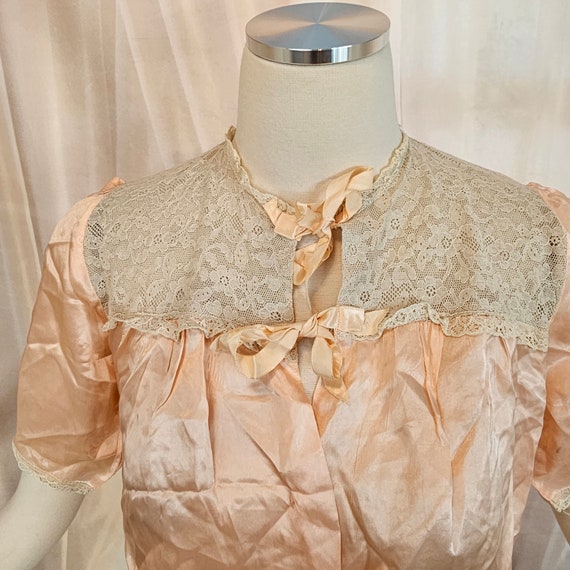 Vintage 1930s Bedjacket Robe Lingerie Peachy Apri… - image 2