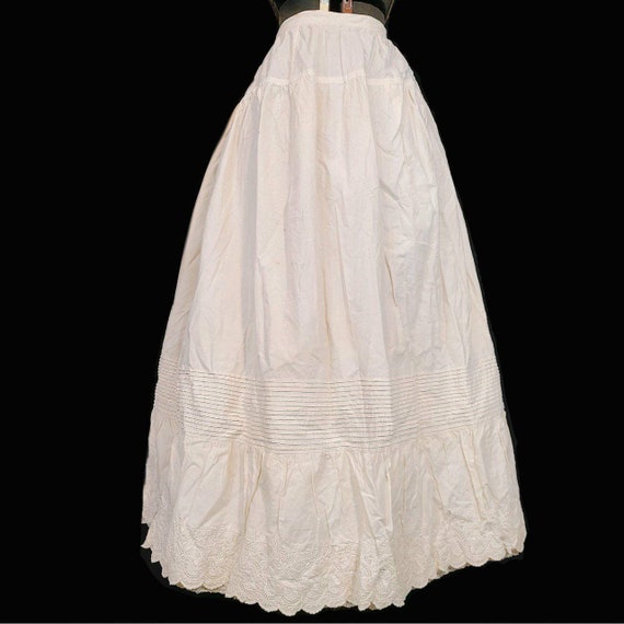 Incredible 1800s Victorian with beautiful embroide
