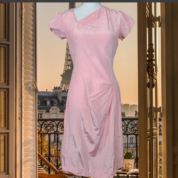 Vintage 1940s pink silk dress!