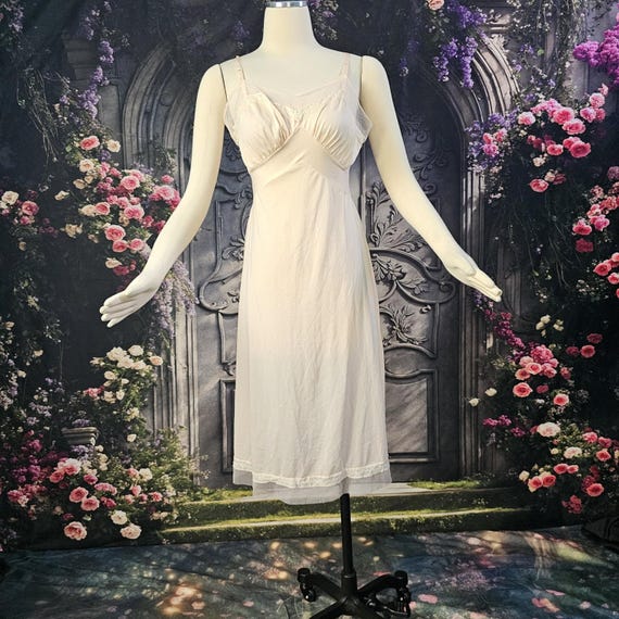 Vintage 1960's Slip Lingerie Dress Nightgown Pale Petal Pink Van Realty View 2