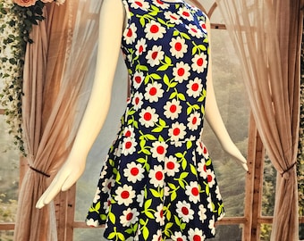 Vintage jaren 60 Romper jumpsuit mini-jurk blauw wit groen rood madeliefje bloemen mod mouwloos