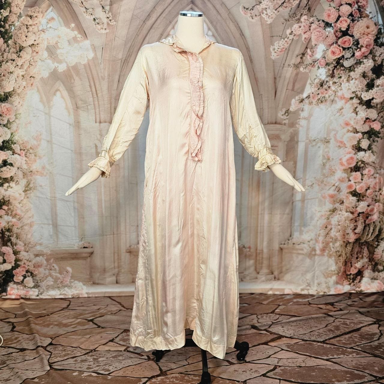 old fashioned frilly dress 80s Cotton Ruffle Dress main image 1