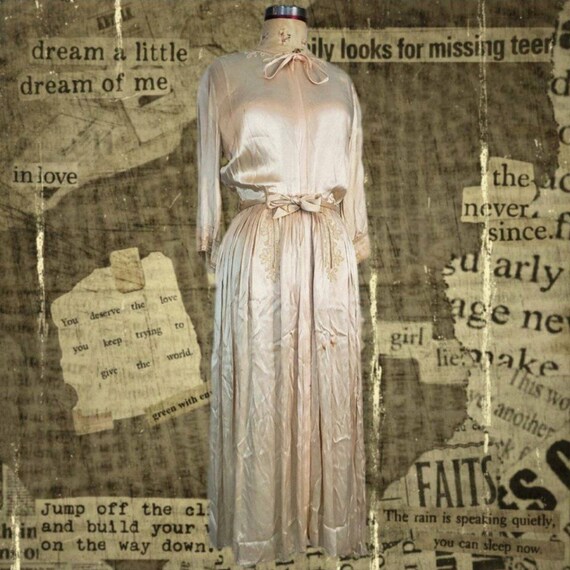 Hollywood glamour Antique 1930's dressing gown.