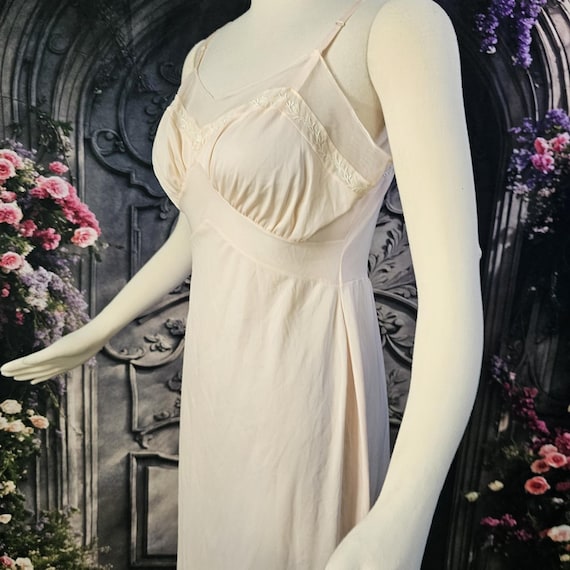 Vintage 1960's Slip Lingerie Dress Nightgown Pale Petal Pink Van Realty View 5