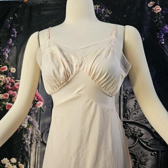 Vintage 1960's Slip Lingerie Dress Nightgown Pale Petal Pink Van Realty View 3
