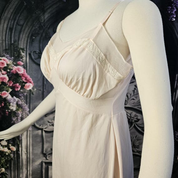 Vintage 1960's Slip Lingerie Dress Nightgown Pale Petal Pink Van Realty View 4