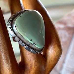 Peggy Skeets Manassas Groen Turkoois in Sterling Zilveren Ring Maat 6 Gesigneerd Keurmerk P Skeets Tri-Ovaal PlotselingSeen