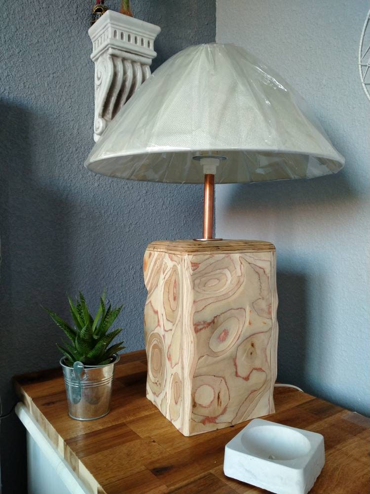 Lampe en Bois Cube