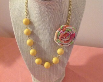 Simple Sunshine Rosette Necklace