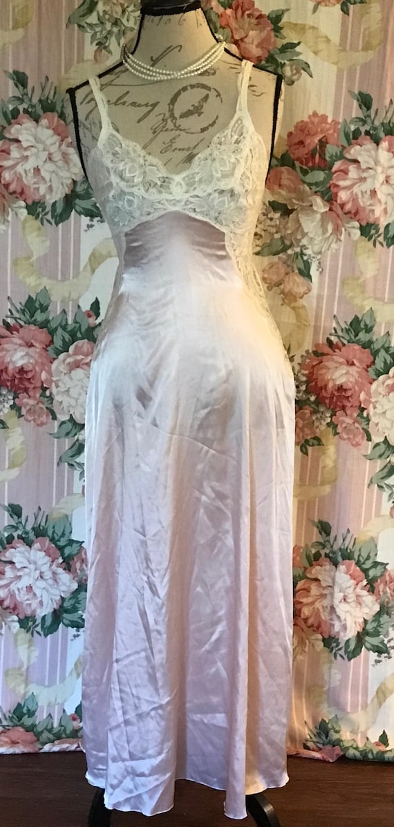 Rare Designer Gold Label Olga Nightgown In Pale Pink
