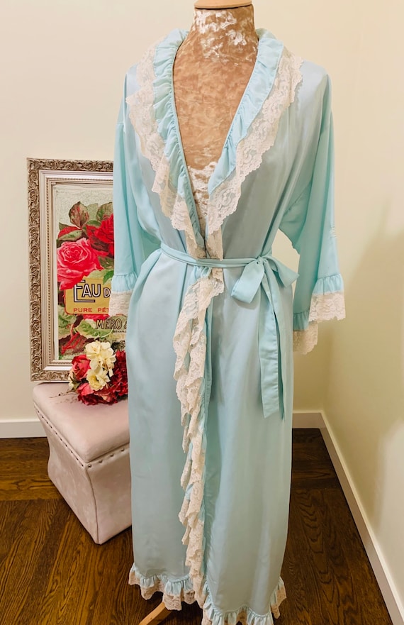 Glass Slippers Blue Givenchy Paris Robe