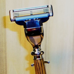 Handmade Razor Shaving Kit Mach 3 Razor Shaving Handle. Gillette Mach 3 Razor. Goncalo Alves Wood with Chrome Hardware. FREE MACH 3 BLADES!