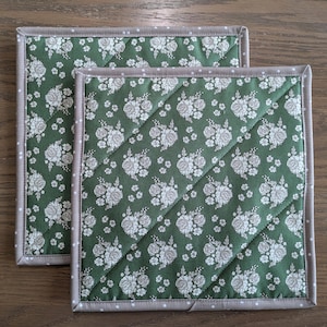 Green Floral Hot Pads Set of 2