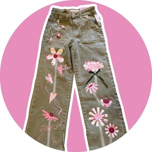 Vaqueros de mezclilla con adornos para niña, talla 7: detalles de corazón, flores y mariposas