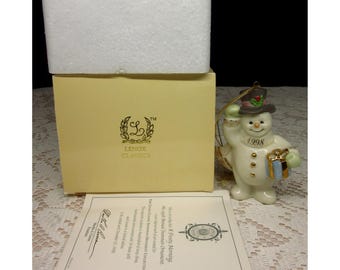 Adorno vintage de Lenox "Un muñeco de nieve en una mañana helada" con caja y certificado – Fechado en 1998