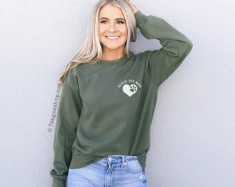 Sudadera para mamá de perro rescatado, sudadera para mamá de perro, mamá rescatada, perro de acogida, rescate de animales, amante de los perros, suéter unisex de cuello redondo