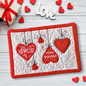 Valentine&#39;s Day Mug Rug: Red Hearts Coffee Coaster