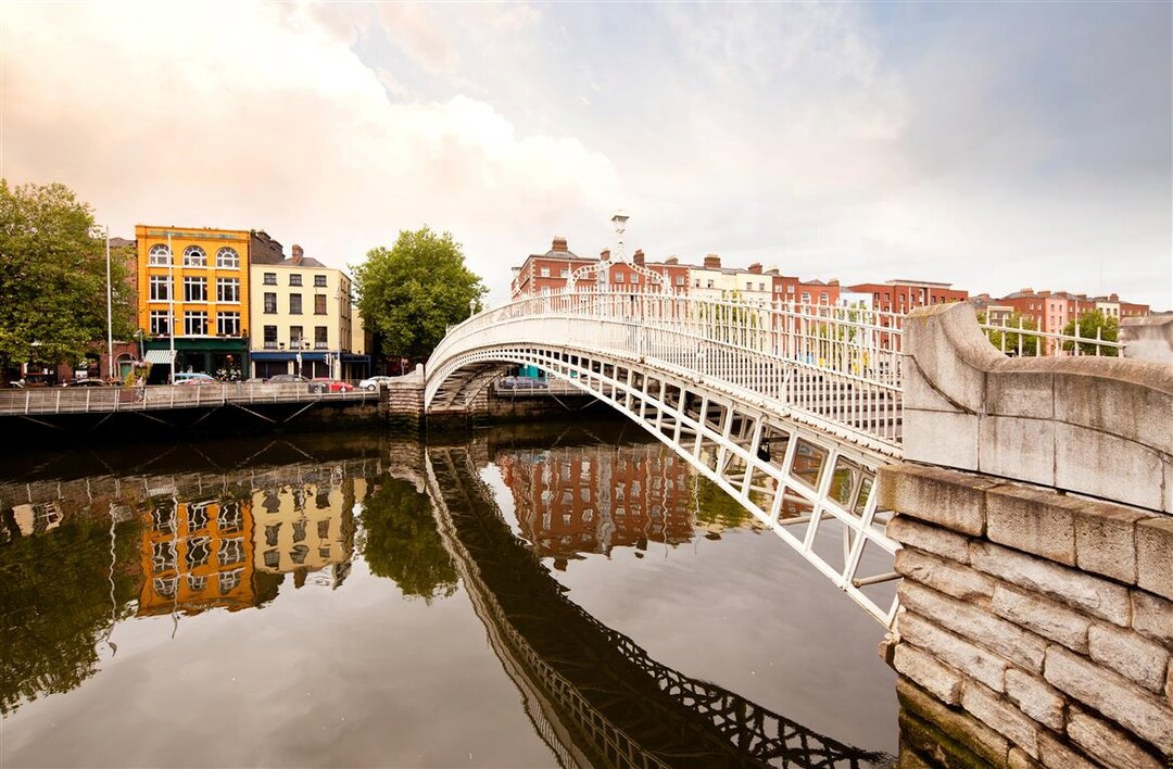 Hapenny Bridge Wall Decal Dublin Ireland Bridge Decal Vinyl Etsy