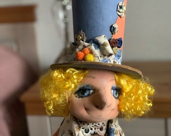 The hatter from the fairy tale Alice in Wonderland, handmade,Alces Adventures in Wonderland, Lewis Carroll,Art Doll,Sofft Skuipture