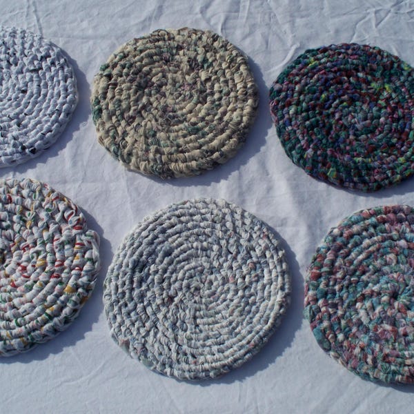 Round Trivet / Hot Pad / Pot Holder for Hot Dishes, Amish Knotted Fabric, Hand Made