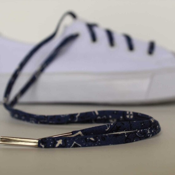 Shoelaces with Blue Bandana Print Shoe 