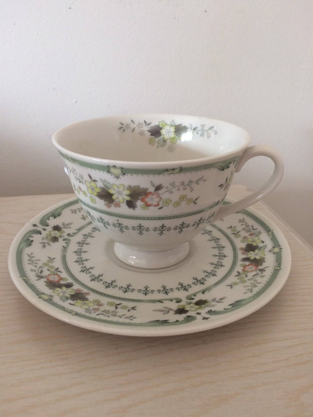 Royal Doulton Fine Bone China Provencal Pattern Made in England 1 Tea