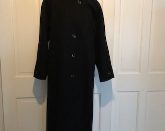 Larry Levine Women's Black 100% Pure  Wool lined overcoat size 6, long overcoat