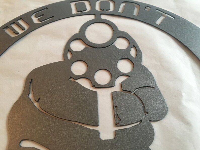 Aluminiumschild „We Don‘t Call 911“ – 20,3x30,5 Cm, 0,3 Cm Dick, Für Draußen, Handgefertigt In USA