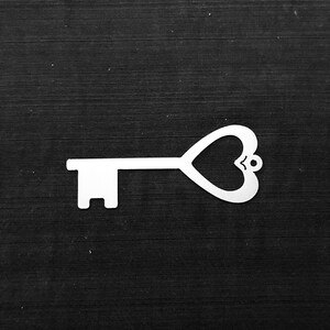 Metal Heart Key Silhouette 8&quot; x 3.5&quot;