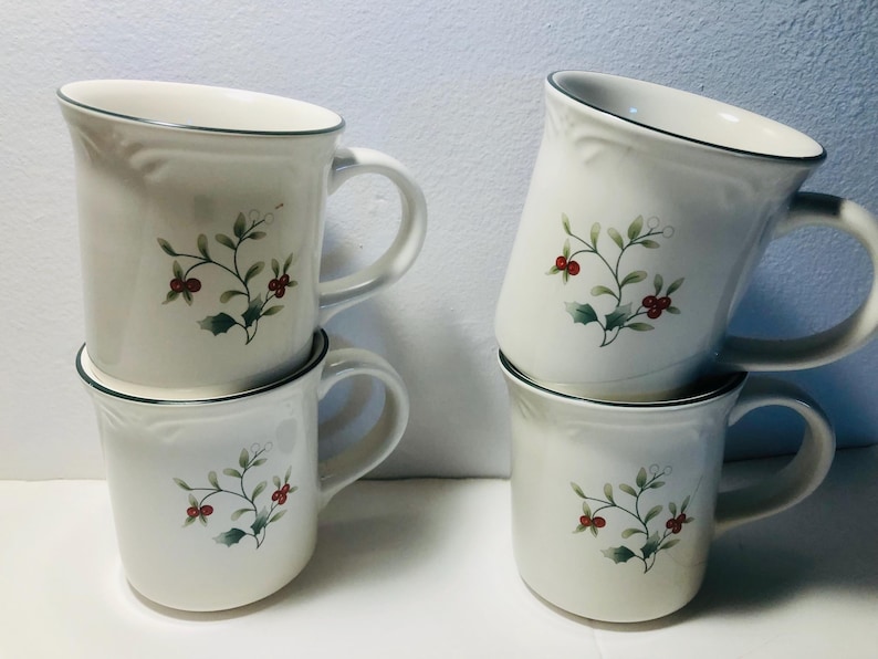 Pfaltzgraff Winterberry Mugs - Thumbnail 5