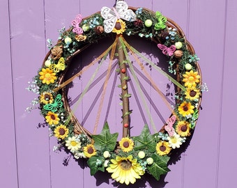 Couronne de roses Beltane, Accroche-porte Beltaine, Suspension murale wicca, Décoration de mât de mai, Décoration d'intérieur Mayday, Autel d'été païen, Ornement de sorcière