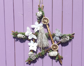 Winter Pentagram, Yuletide Pentacle, Pagan Christmas, White Poinsettias, Wooden Yule Sign, Winter Solstice, Midwinter Decoration, Witchy