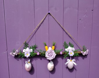 Decoración feliz de Pascua, decoración de Ostara, colgador de puerta de primavera, colgante de pared wiccan, huevos de flores púrpuras, equinoccio vernal de brujas, altar pagano de Eostre