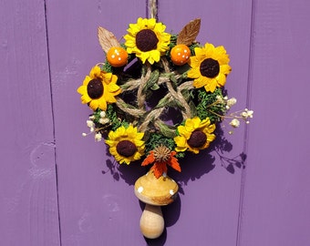 Toadstool Wreath, Sunflower Decoration, Pentacle Home Decor, Pentagram Ornament, Wiccan Door Hanger, Witch Wall Hanging, Pagan Autumn Altar