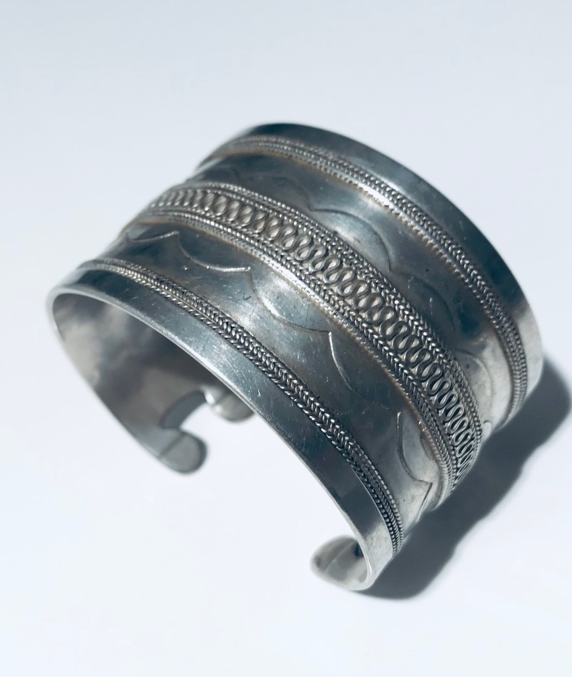 トルクメンブレスレット アンティークトルクメンシルバーカフブレスレット：アフガニスタンの