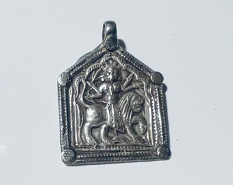 Pendentif en argent antique de la déesse Durga- Pendentif en argent- Pendentif antique- Pendentif de la déesse- Pendentif du Rajasthan- Pendentif indien